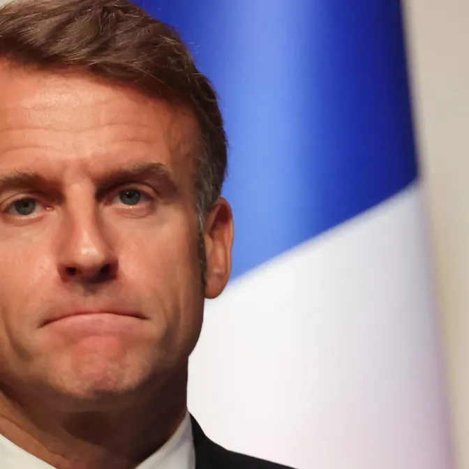 Suspension de la réforme des retraites : après les propos d'Emmanuel Macron, le gouvernement tente de mettre fin à la polémique