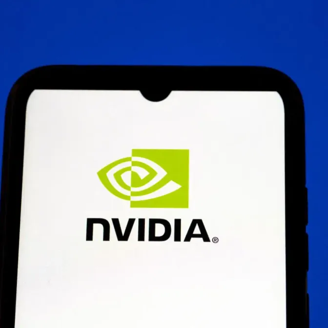 Nvidia, le célèbre concepteur de puces, dépasse les 5.000 milliards de capitalisation en bourse à Wall Street