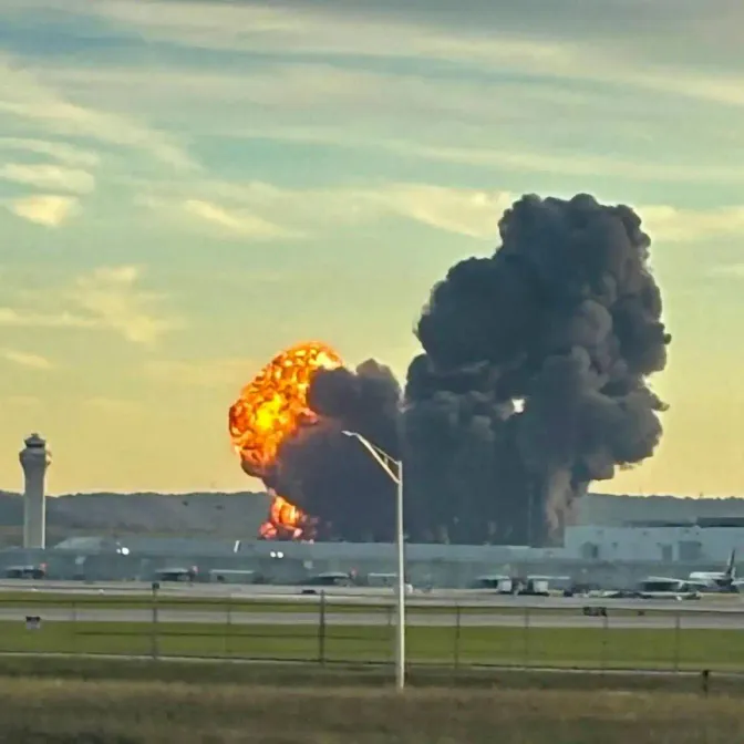 États-Unis : plusieurs caméras embarquées ont filmé le crash d'un avion-cargo UPS