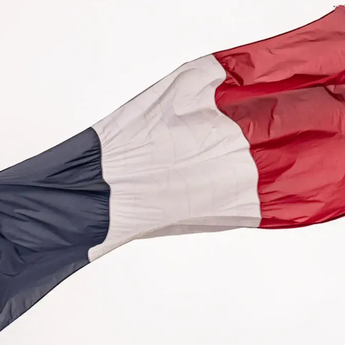 Volontariat, 10 mois, 10.000 jeunes en 2030… Après l’abandon du SNU, quelle forme va prendre le nouveau service national ?