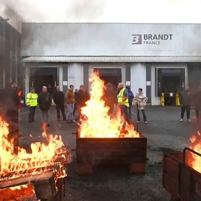 Deux usines, à Orléans et à Vendôme, vont fermer et au total 700 salariés recevront leur lettre de licenciement dans les prochains jours.