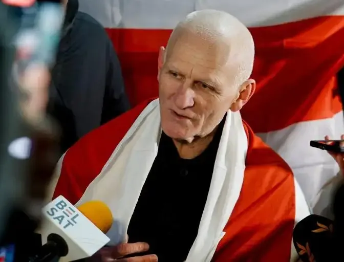 Minsk annonce la libération de 123 détenus, dont le Nobel de la paix Ales Bialiatski et l’opposante Maria Kolesnikova, après un accord avec Washington