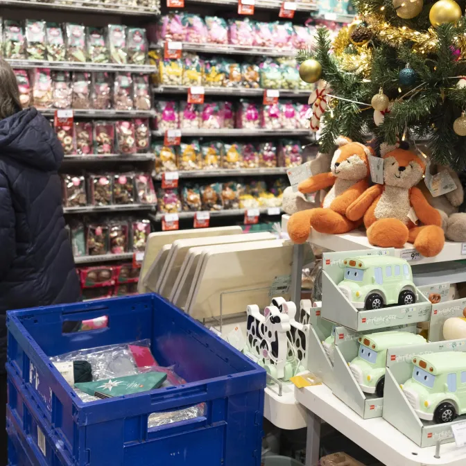 Noël : malgré un budget en baisse, les Français séduits par l'artisanat et le made in France