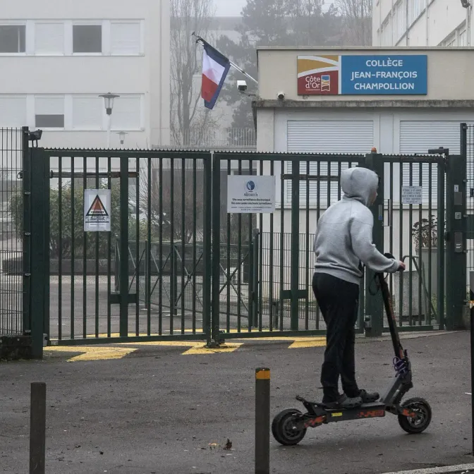 Un "commando" de quatre indivudus est activement recherché par la police après l'incendie du collège Champollion, à Dijon.