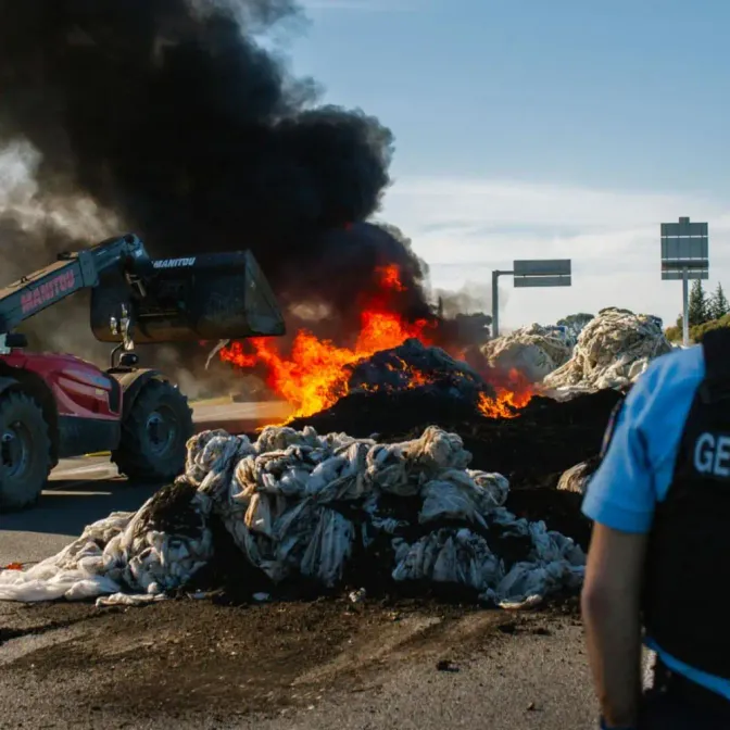 «On n’est pas des truands» : après les blocages dans le Sud-ouest, la colère des éleveurs gagne le Nord