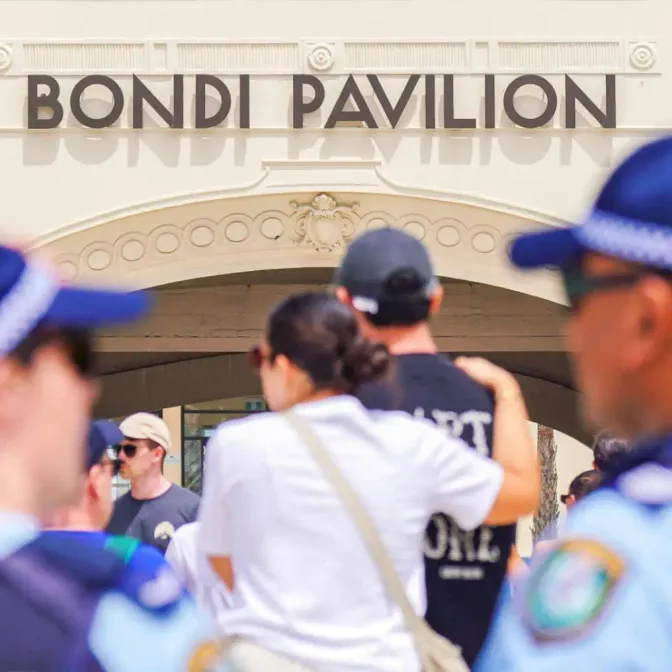 L'attaque contre des Juifs perpétrée sur une plage de Sydney a tué 15 personnes et en a blessé 42.