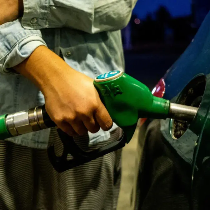 Les ventes de voitures électriques neuves progressent.