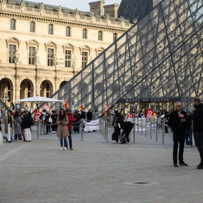 Musée du Louvre en grève