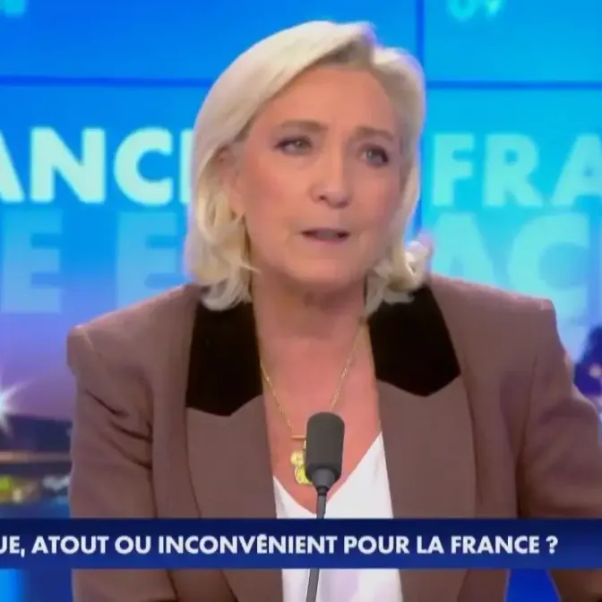 «L’Union européenne aujourd’hui c’est le coup d’Etat permanent», accuse Marine Le Pen