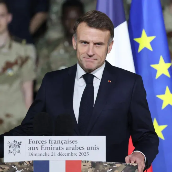 Emmanuel Macron a entamé dimanche une visite aux Emirats arabes unis pour célébrer Noël avec les forces françaises.