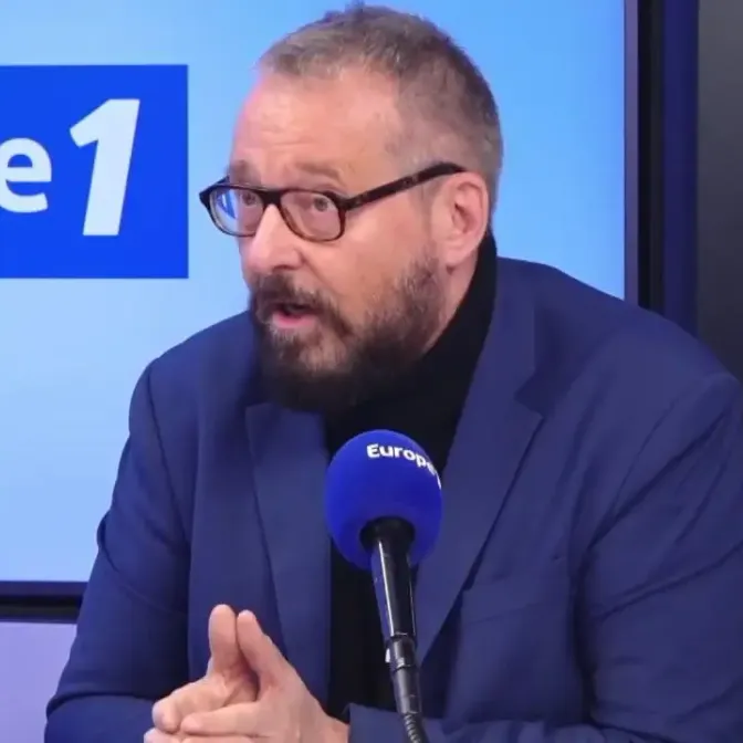 «Jean-Luc Mélenchon se rase tous les matins en pensant au chaos», charge Joseph Macé-Scaron