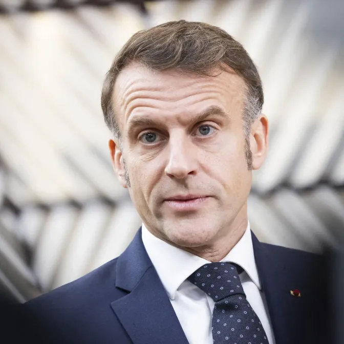 Emmanuel Macron a rappelé l'urgence budgétaire aux ministres, ce lundi, après l'adoption de la loi spéciale en Conseil des ministres