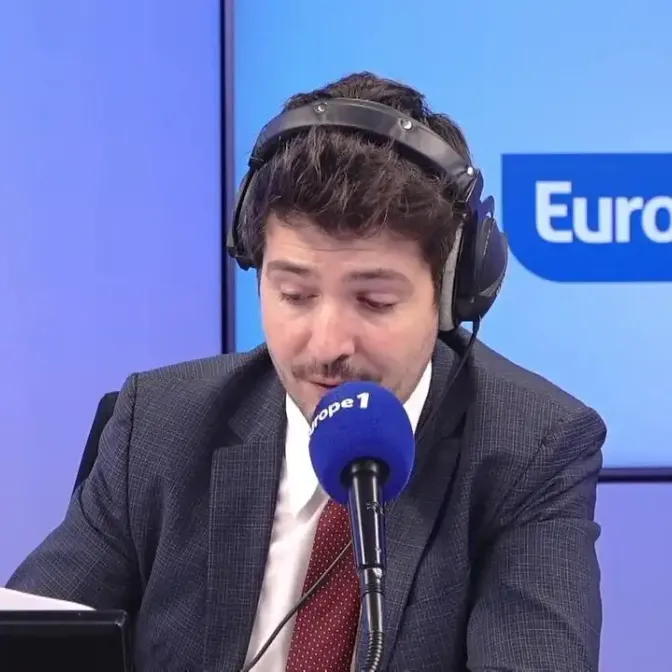 «Il y a des personnes que ça plonge dans de profonds tourments» : ce psychologue évoque les sujets à éviter lors du réveillon de Noël