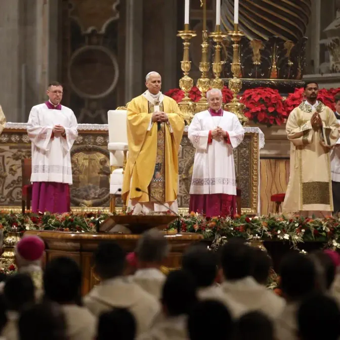 «On ressent une vraie communion, une fraternité, une humanité» : de Paris à Rome, les fidèles unis pour assister à la messe de Noël