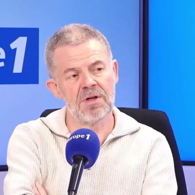 «A force de privilégier les droits individuels, on en vient à mettre en danger la communauté», affirme Éric Naulleau