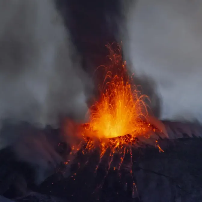 Des jets de lave de 300 à 400 mètres de haut ont été observés au sommet de l’Etna.