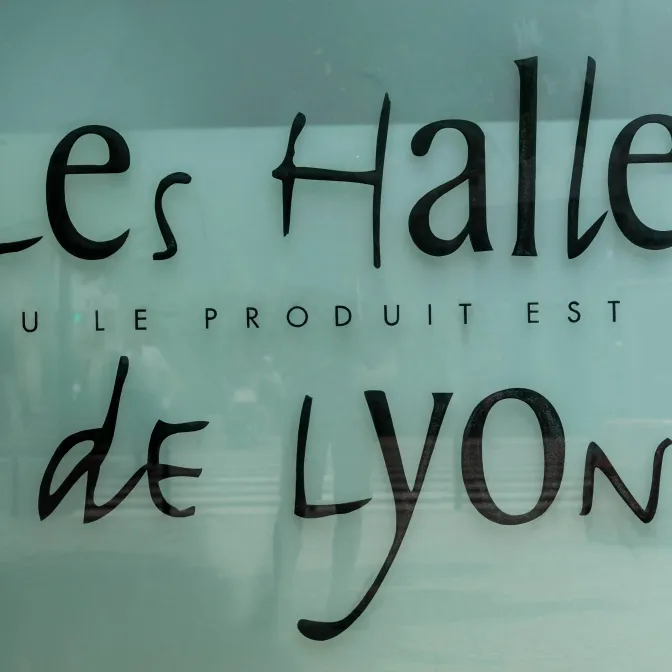 Nouvel An : les Halles Paul-Bocuse à Lyon, une adresse incontournable pour les derniers préparatifs