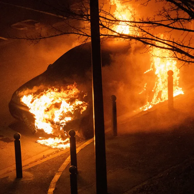 Nouvel An : des débordements et des affrontements en marge des festivités, une centaine de personnes arrêtées selon un premier bilan