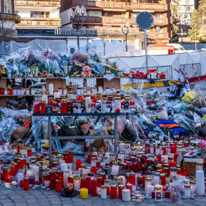 Après l'incendie de Crans-Montana, l'émotion lors de la rentrée scolaire dans le Valais : «Des classes sont directement impactées»