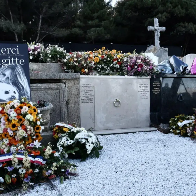L'icône du cinéma se repose désormais au cimetière marin face à la Méditerranée.