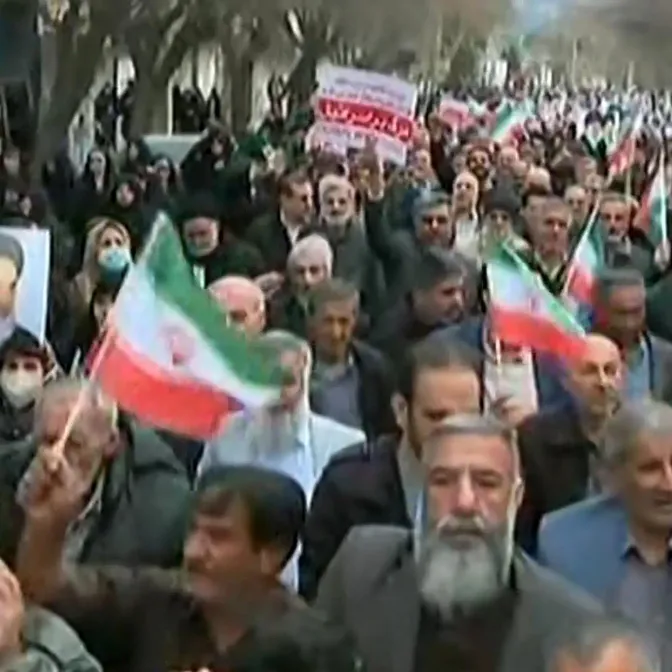 Les rares images en provenance d'Iran montrent une mobilisation massive en faveur du régime des mollahs, malgré des appels à destituer l'ayatollah Ali Khamenei.