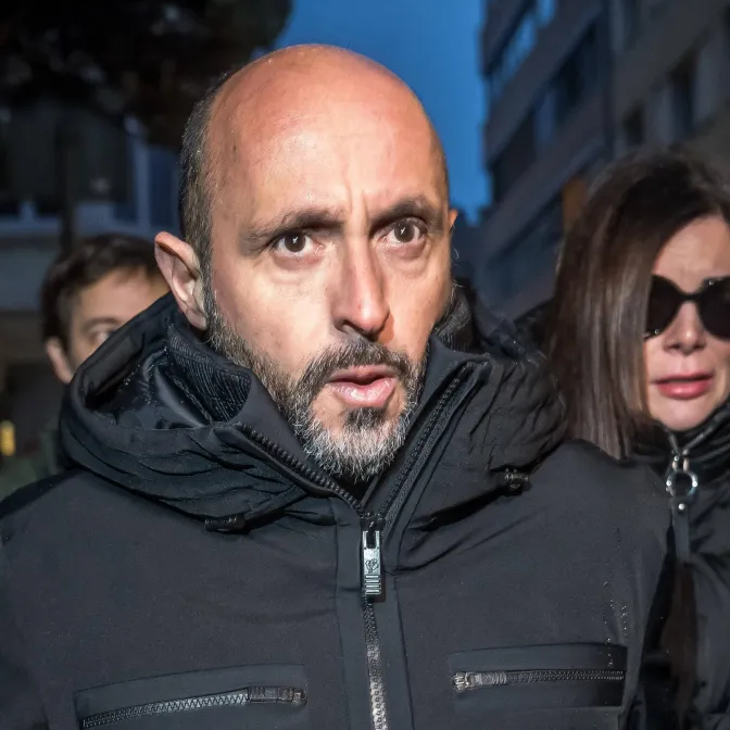 Incendie à Crans-Montana : pourquoi le gérant du bar Le Constellation a été placé en détention ?