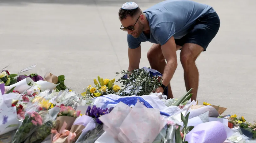 EXTRAIT - Sydney : les dernières informations sur les assaillants et la victime française de l'attentat antisémite