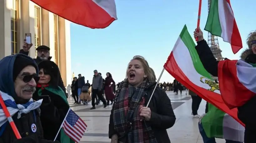 EXTRAIT - Iran : les Français se rassemblent place du Trocadero en soutien à la population iranienne