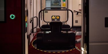 L'accès pour personnes handicapées du nouveau train TGV.