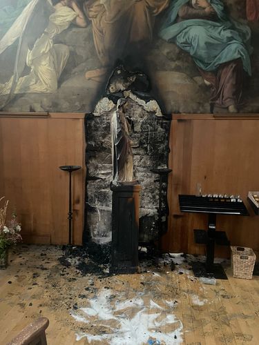 L'incendie a touché une partie de l'église.
