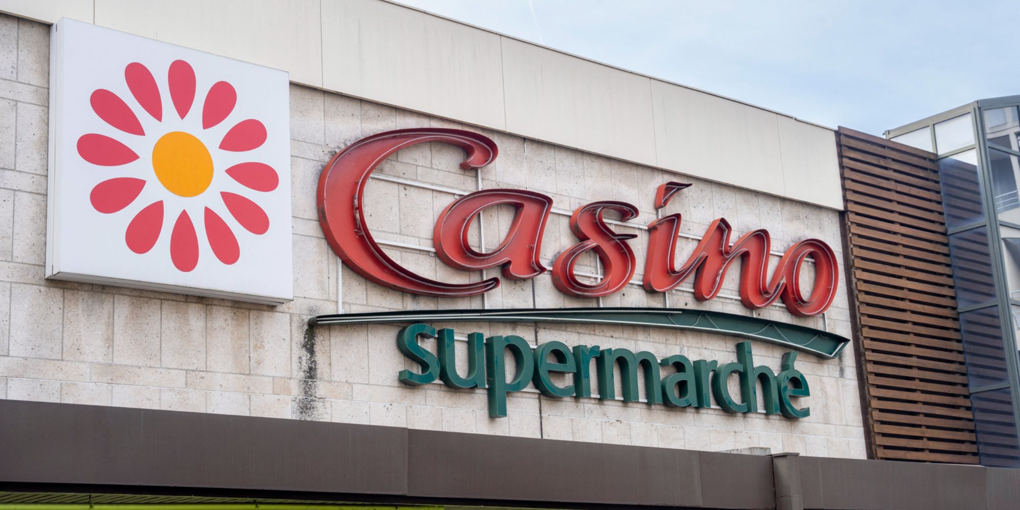 Auchan et Intermarché en «négociations exclusives» pour racheter les magasins mis en vente par