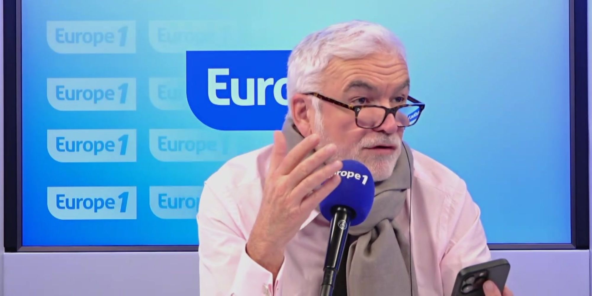 Labellisation des médias : Pascal Praud dénonce «une alliance objective entre Emmanuel Macron et les médias de gauche»