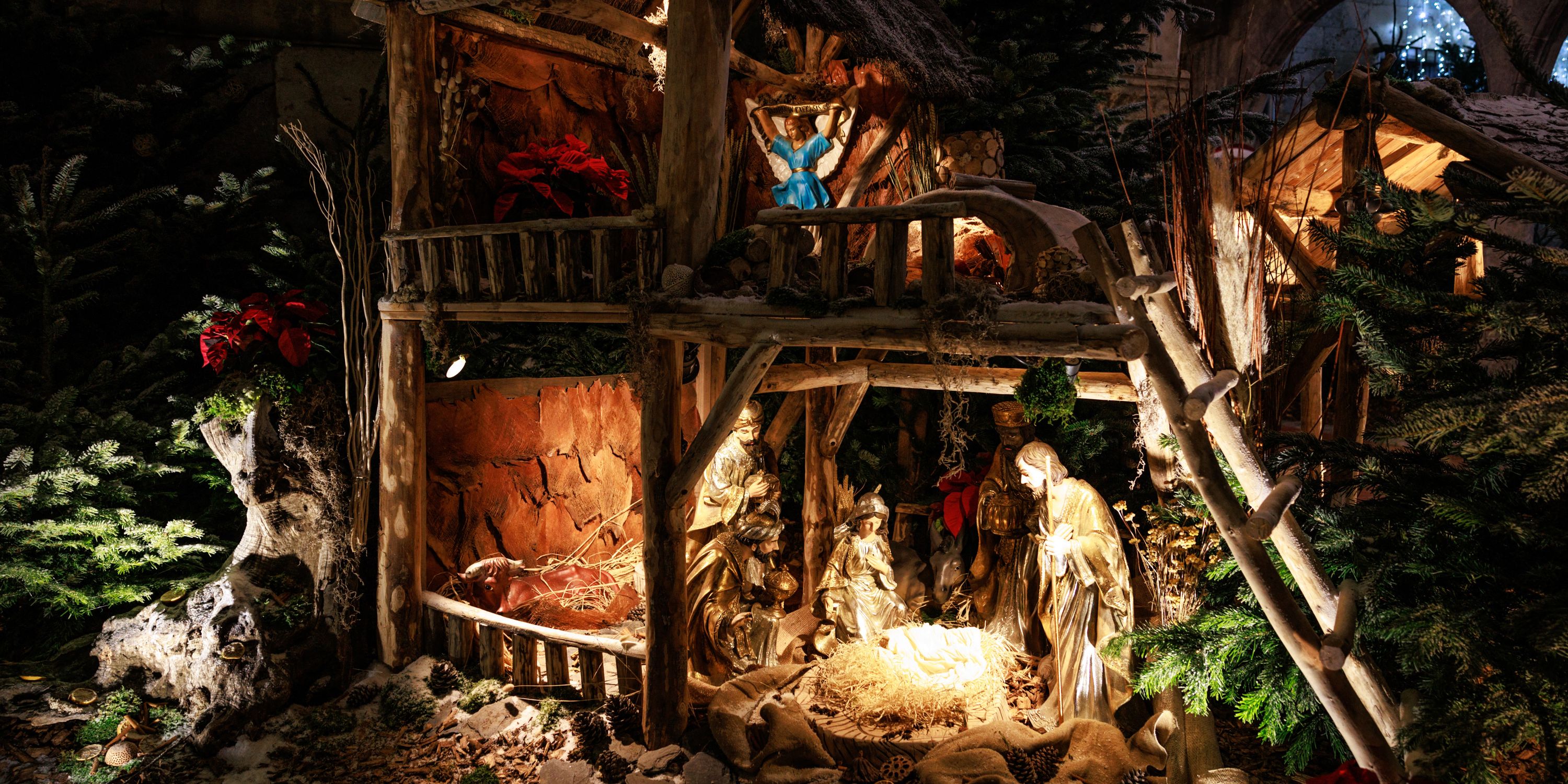 «Qu'ils nous fichent la paix» : à Béziers, la vive confrontation entre les pro et les anti-crèche