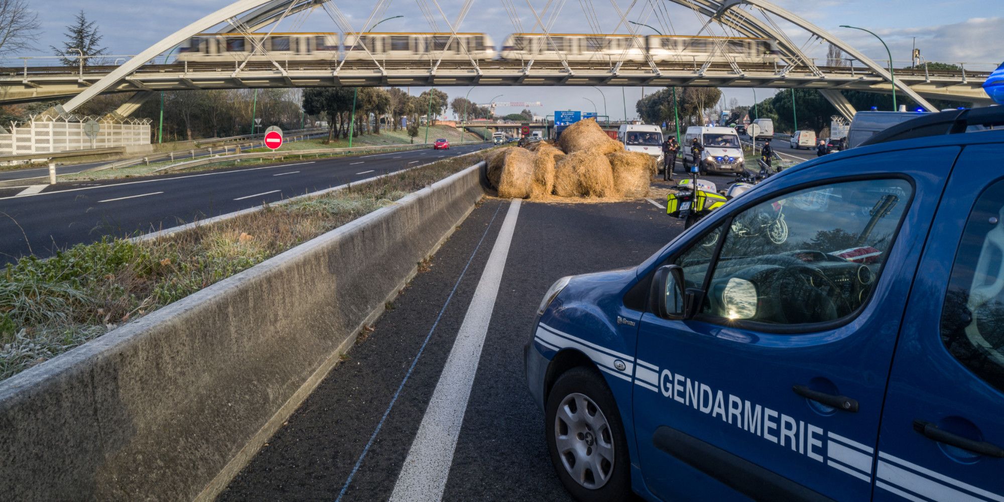 Agriculteurs en colère : manifestations et barrages à Toulouse avant le vote sur le Mercosur
