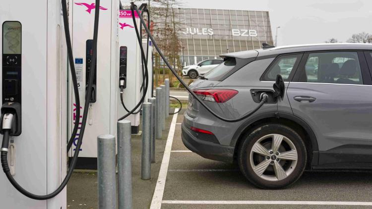 France : les voitures électriques atteignent 35% du marché des véhicules neufs en juillet