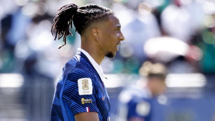 Coupe du monde : pourquoi les joueurs ont-ils des badges différents sur leurs maillots ?