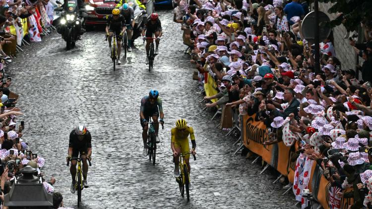 Tour de France : la Butte Montmartre sera le théâtre de la dernière étape, les fans sont déjà prêts à encourager les coureurs