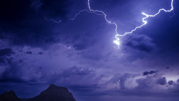 Météo : six départements en alerte orange aux orages jeudi, et la Corse pour la canicule