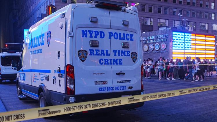 New York : un mort après une attaque au couteau, l'assaillante abattue par la police