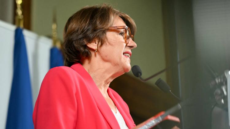 La ministre de l'Agriculture annonce plus d'un milliard d'euros pour soutenir le secteur agricole, lourdement affecté par la sécheresse